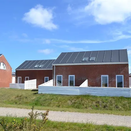 Auti - 2-3km From The Sea By Interhome